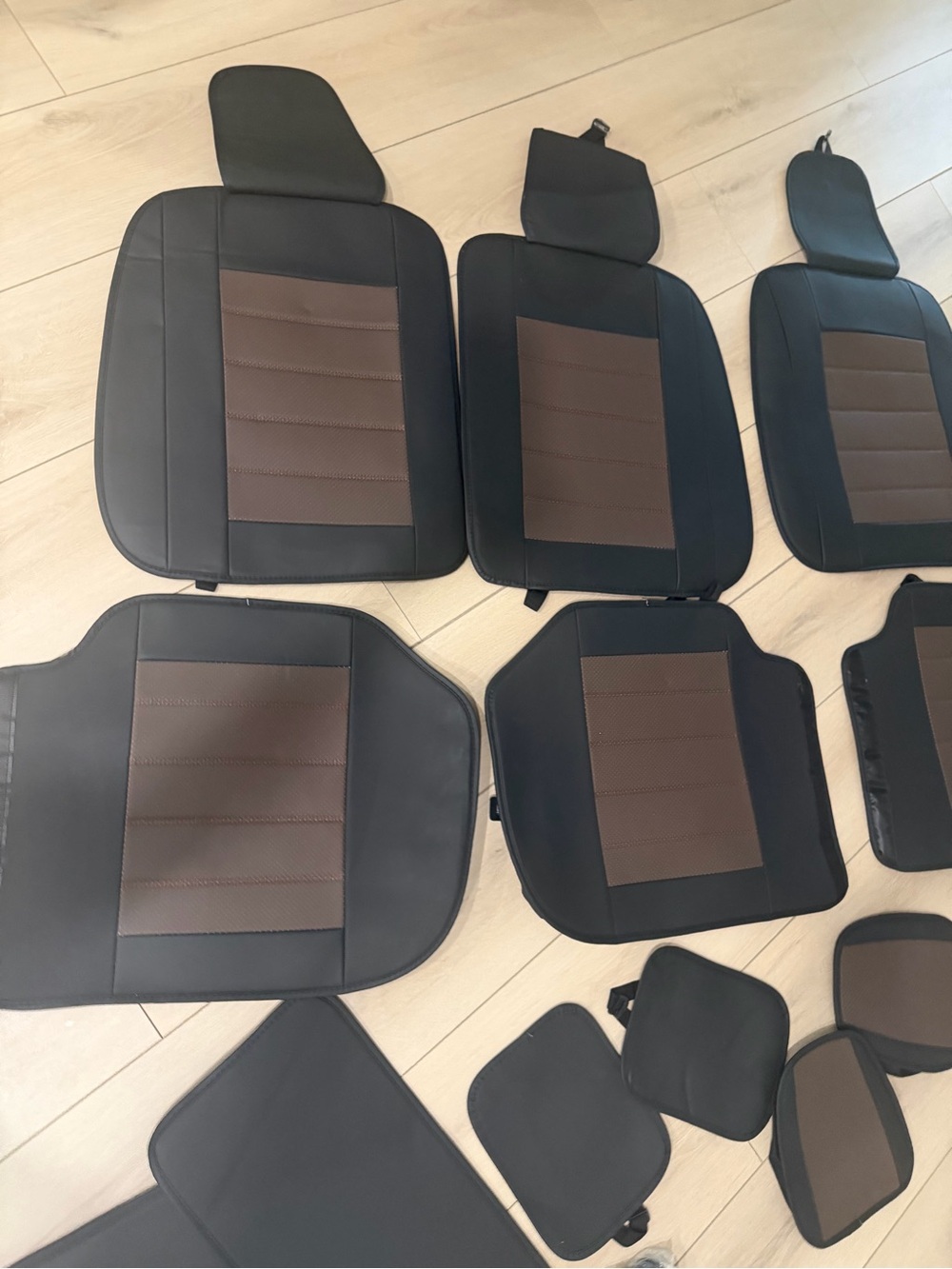Premium Two-Tone Full Set
Car Seat Covers (Black & Brown)